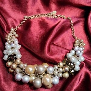Beautiful Vintage Lia Sophia Mix Material Bold Gold Tone & Faux Pearl Necklace